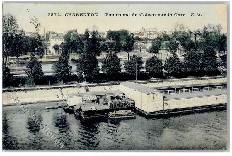 charenton_le_pont_ma_piscine_et_la_gare.jpg