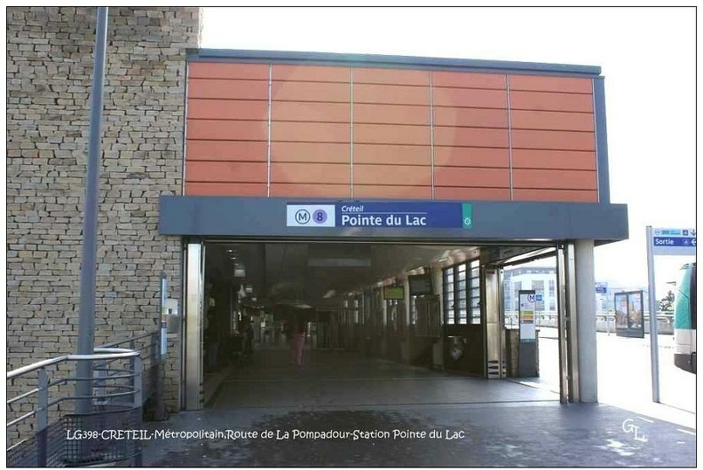 creteil 032 002 entree metro pointe du lac 371 001