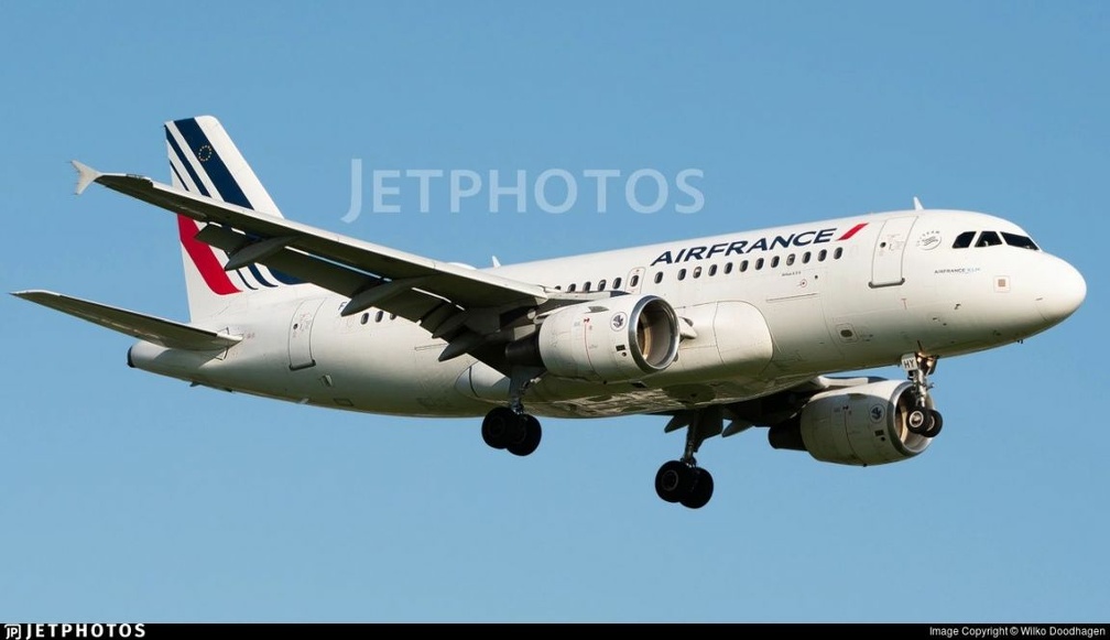 Airbus A318-111 2