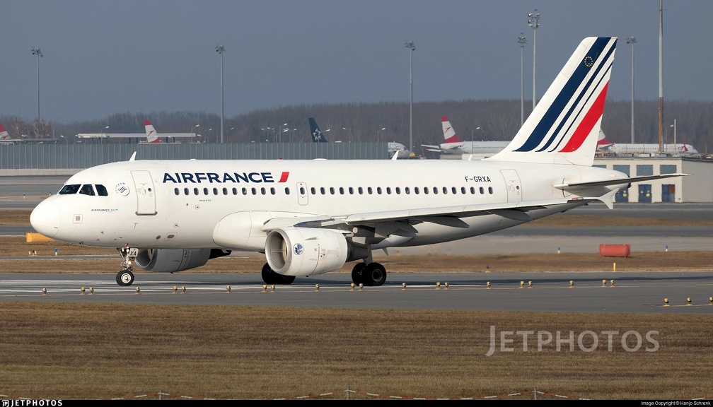 Airbus A319-111 3