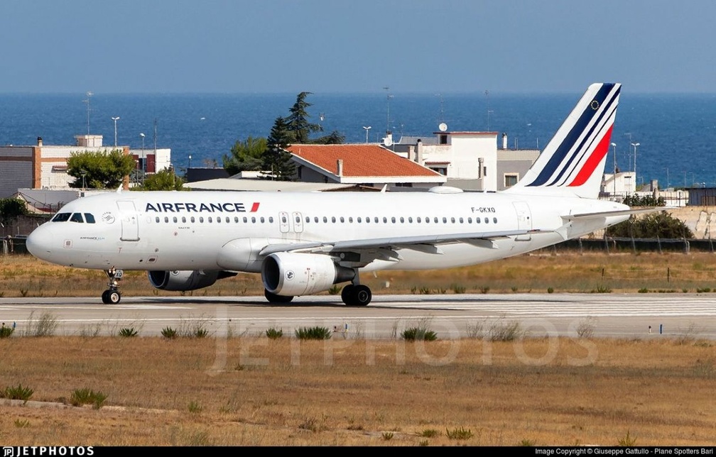 Airbus A320-214 3