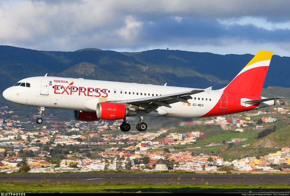 Airbus A320-214 EC MEH