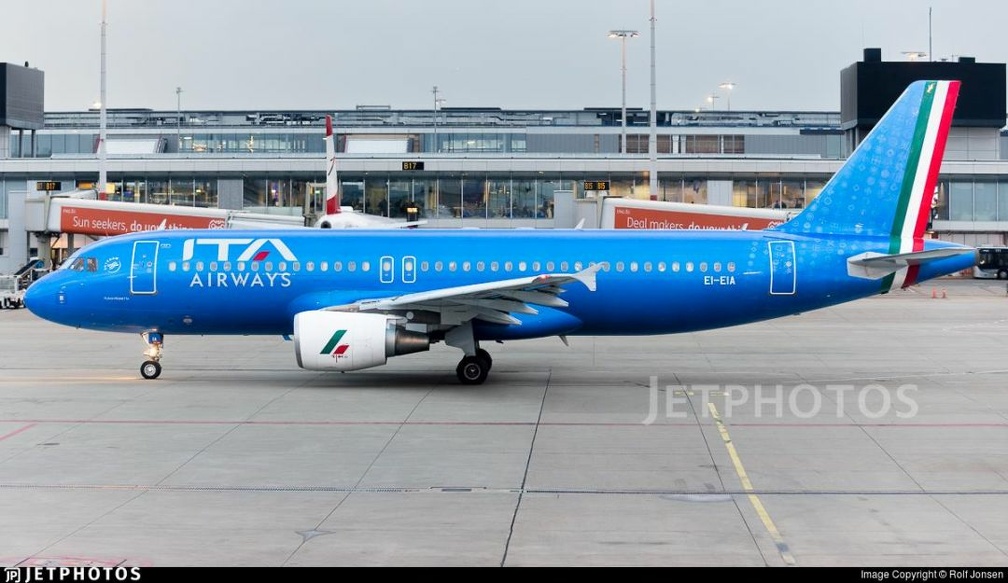 Airbus A320-216 EI EIA
