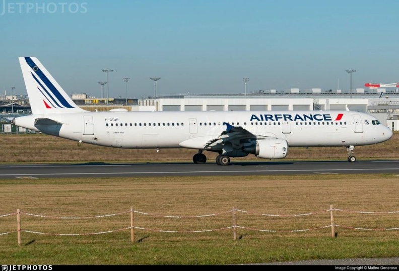 Airbus_A321-211_F_GTAP.jpg