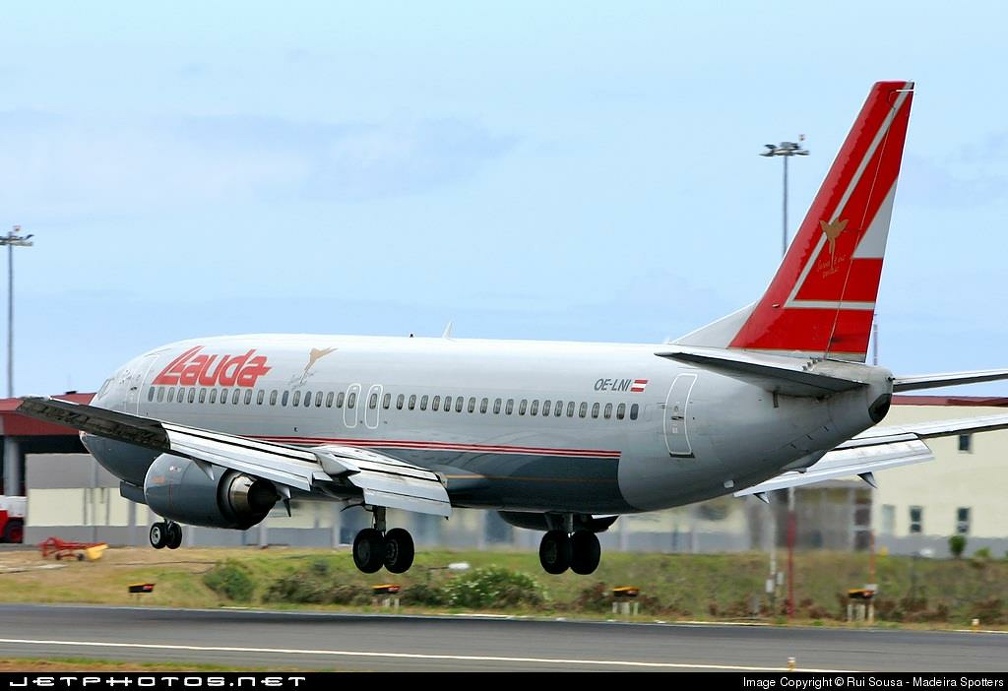 Boeing 737-4Z9 OE LNI