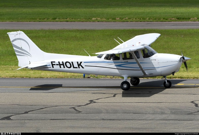 Cessna_172S_Skyhawk_SP.jpg