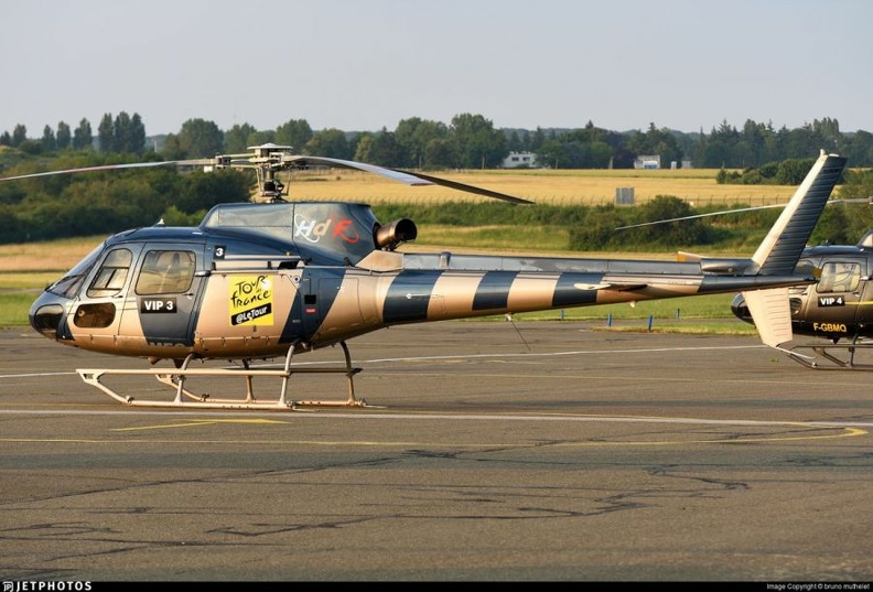 helicoptere_Aerospatiale_AS_350B2_Ecureuil.jpg