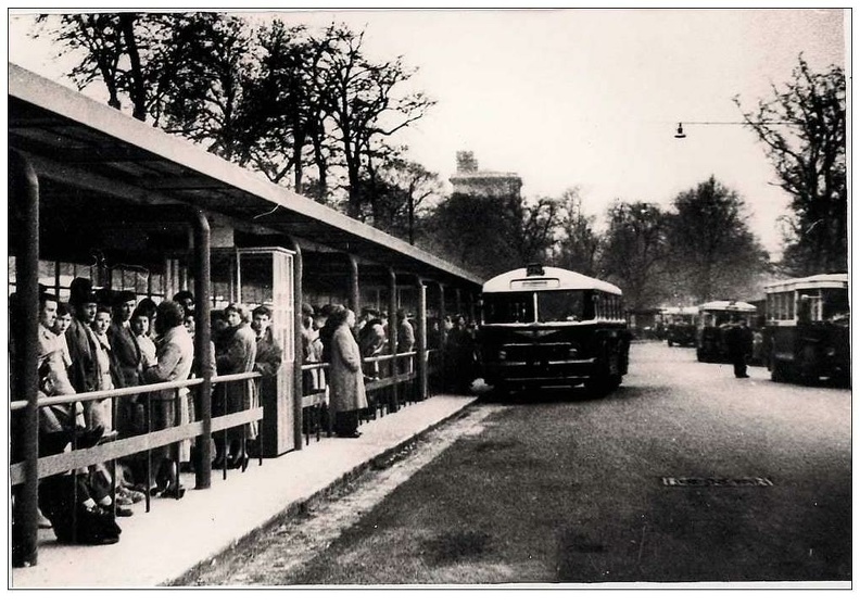 vincennes bus Pointe le 24 10 1956