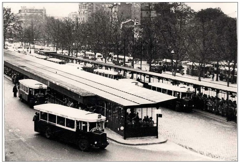 vincennes bus Pointe le 24 10 1956 2