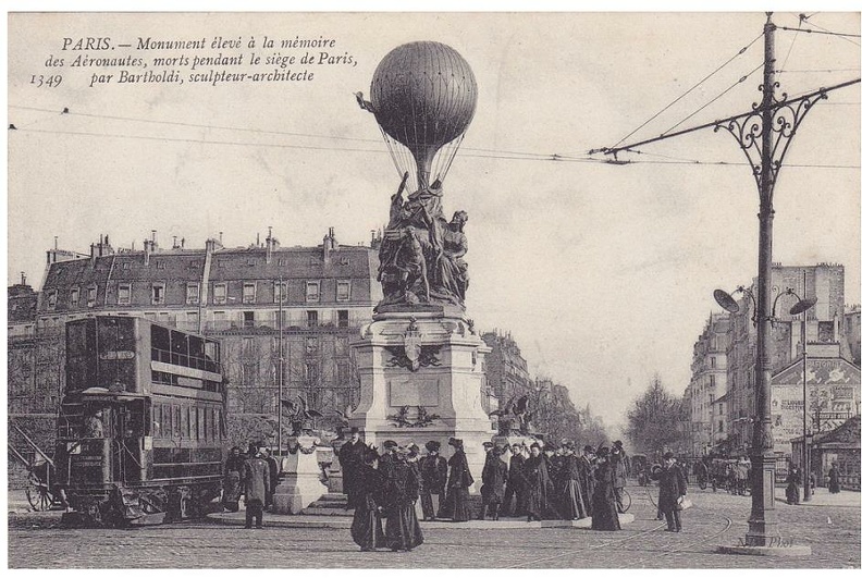 porte_des_ternes_tram_statue_ballon_659_001.jpg