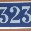 plaque 323 001