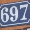plaque 697 001