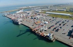 dunkerque port ouest containers 29654343-28611903