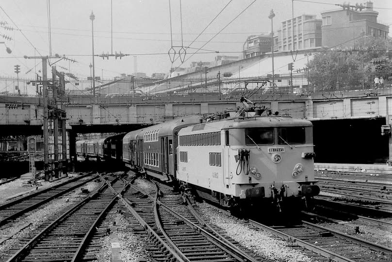 saint lazare hiver 1980 bb17000 et 2N etat