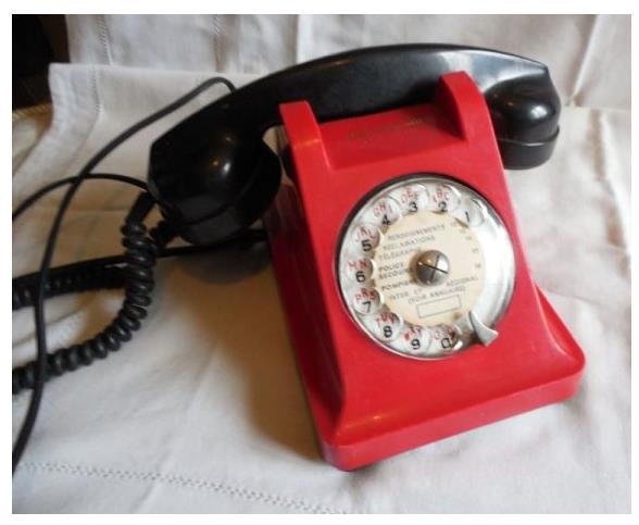 telephone 1960 bakelite rouge 20240417 01