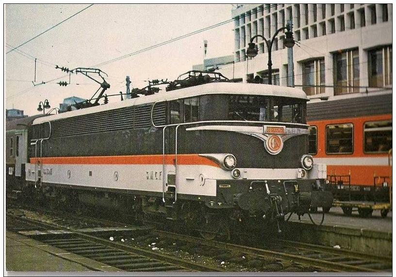 paris nord 098 BB16047 train 2215 avril 1978