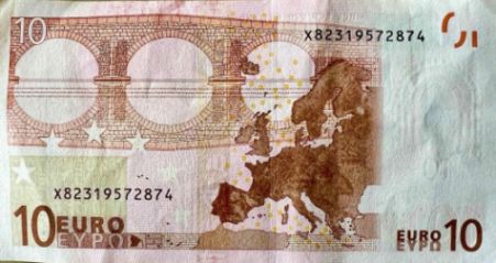 10 euro X82319572874