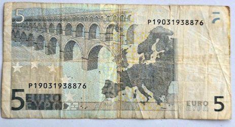 5 euro P19031938876
