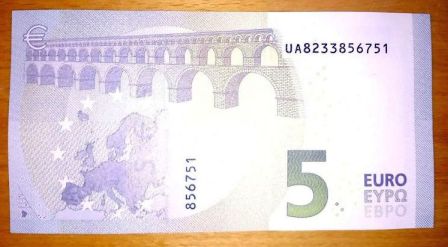 5 euro UA8233856751