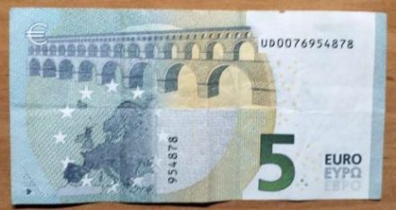 5 euro UD0076954878