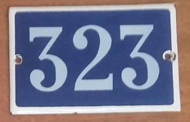 plaque 323 001