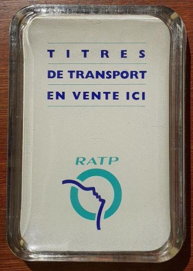 ramasse_monnaie_ratp_logo_annees_1990.jpg
